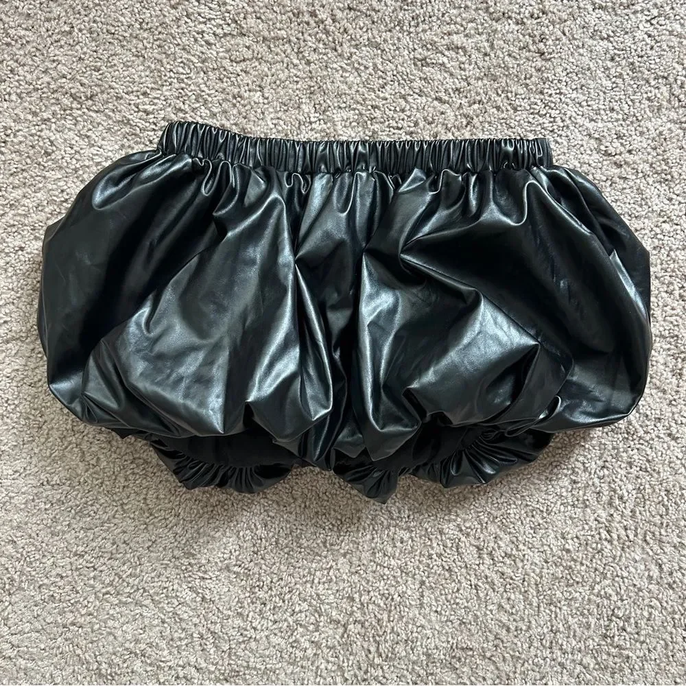 PrettyLittleThing Black Faux Leather Puff Ball Mini Skirt Size 6